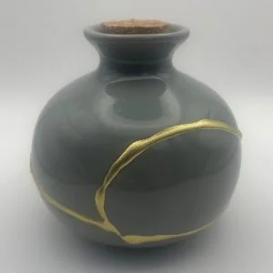 Golden Echo - Kintsugi Art of Remembrance Mini Urn