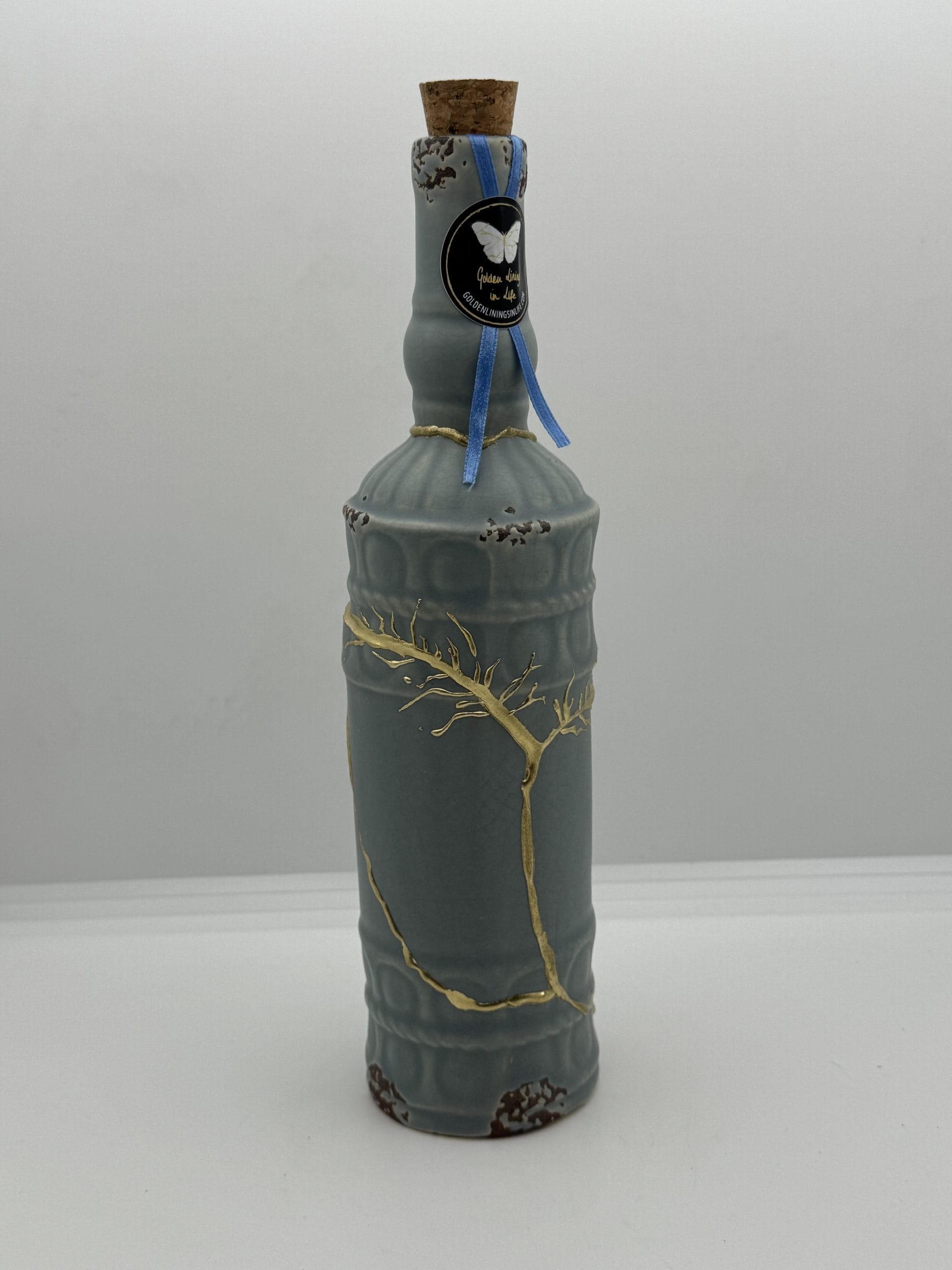 Kintsugi Urn | Grijze Flesvorm met Levensboom | Handgemaakt Gedenkstuk | Gouden Verbindingen | Asurn met Kurk | Tree of Life Urn