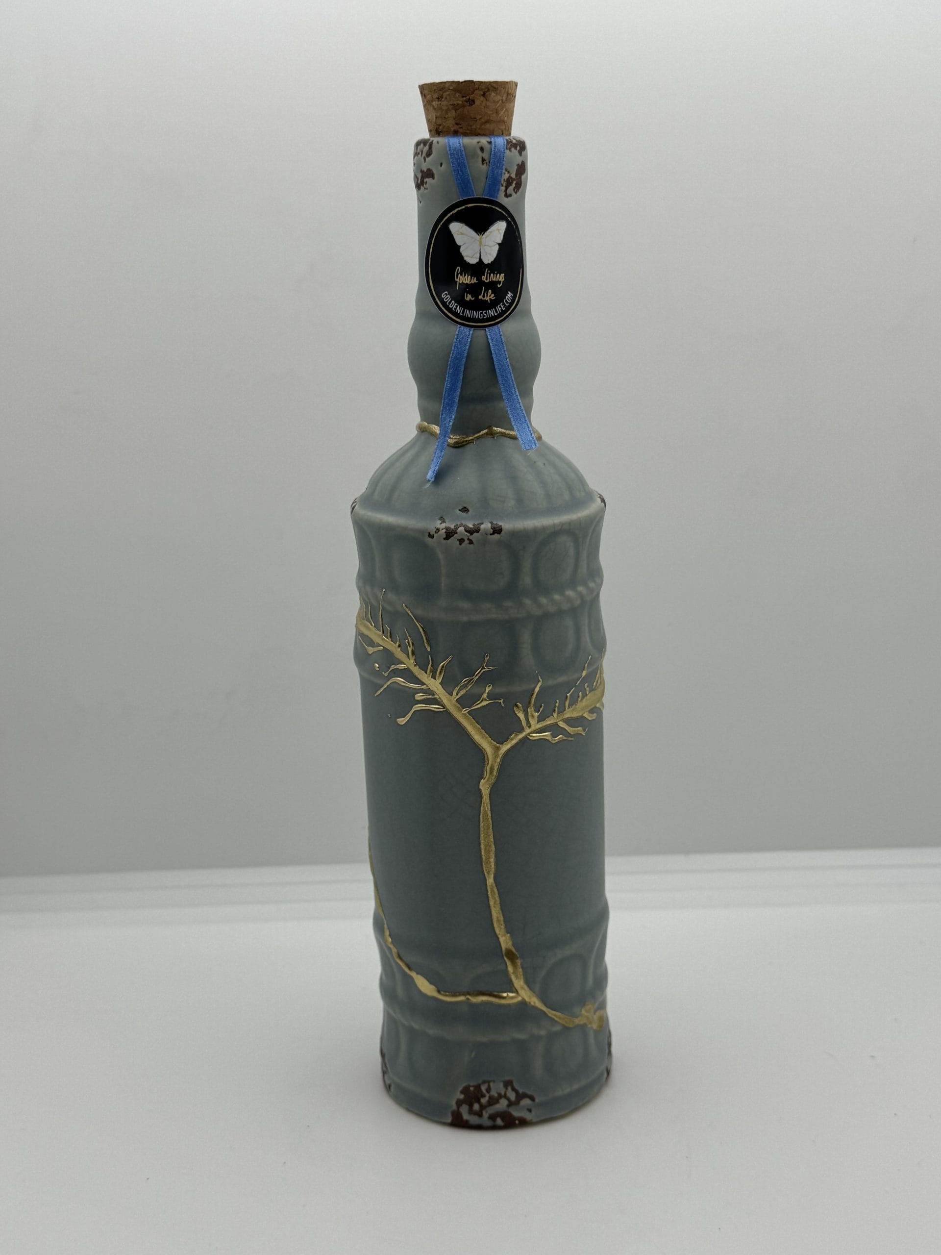 Kintsugi Urn | Grijze Flesvorm met Levensboom | Handgemaakt Gedenkstuk | Gouden Verbindingen | Asurn met Kurk | Tree of Life Urn