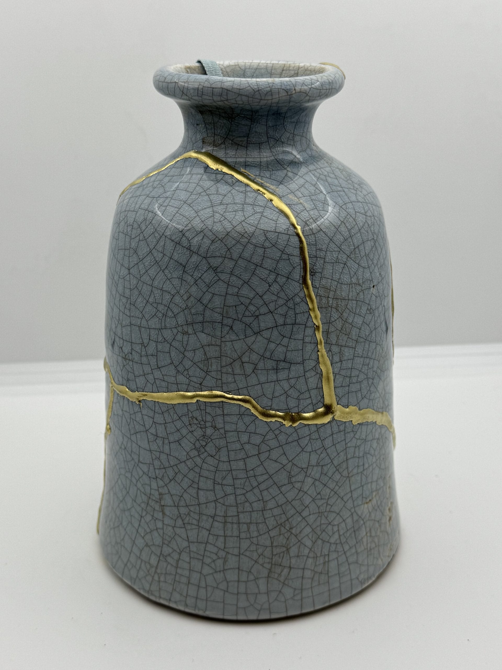 Kintsugi Urn – Unieke Handgemaakte Keramische Asurn | Blauw met Gouden Verbindingen | Wabi-Sabi Design | Betekenisvolle Herinnering