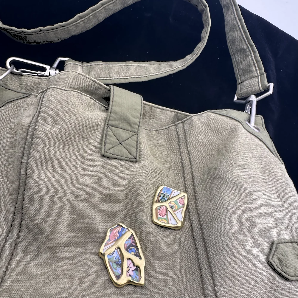 Kintsugi Pins op tas
