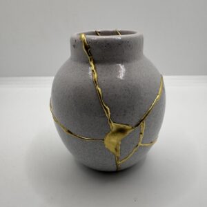 Kintsugi vaasje ~ Pebble Grey